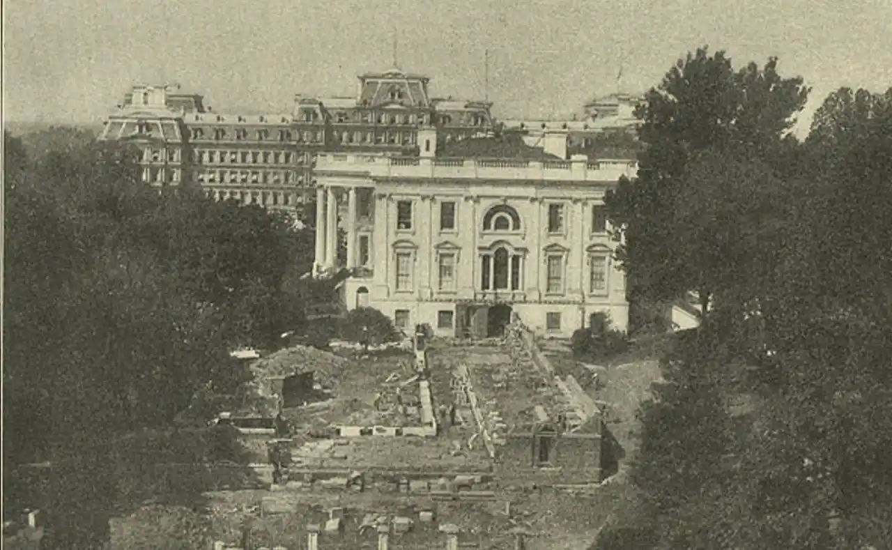 "El Baile de la Influencia: Amazon y Apple se alían con Trump en un encuentro polémico que mezcla negocios y política"