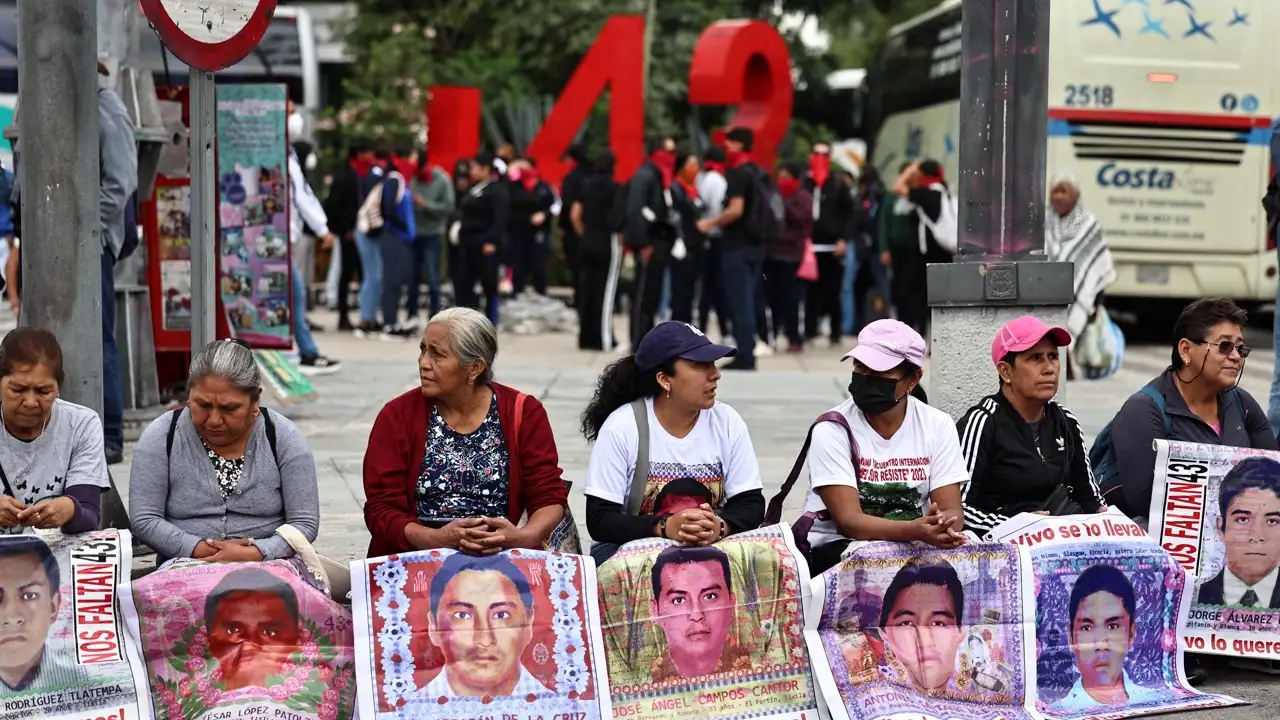 Exigen transparencia: Ejército debe revelar archivos secretos sobre el caso Ayotzinapa